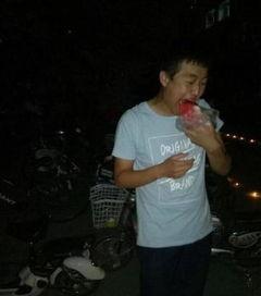 吃瓜群众都抢镜了什么意思,揭秘网络时代的“意外明星”