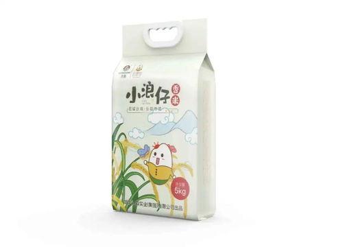 小晨软糖野餐兔吃瓜群众,瓜田里的欢乐时光