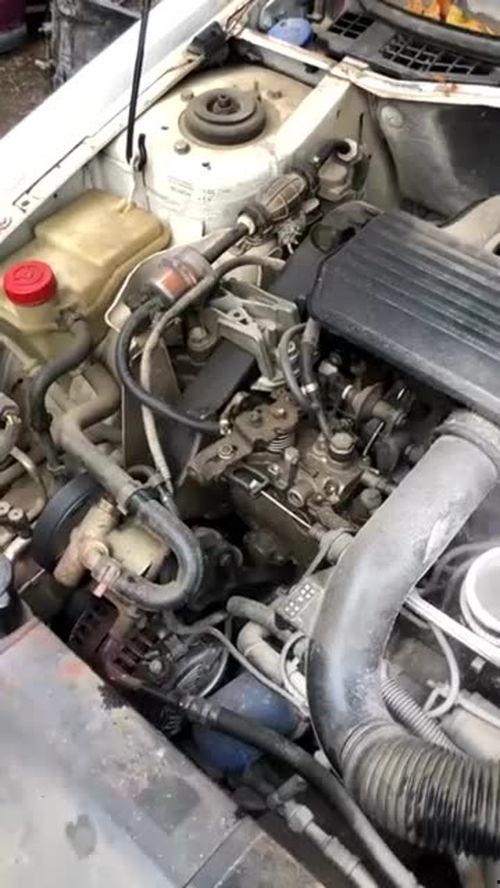 修车店吃瓜,一场别开生面的修车店生活秀