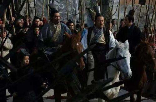 部队吃瓜群众案例,揭秘军营中的网络舆论风波