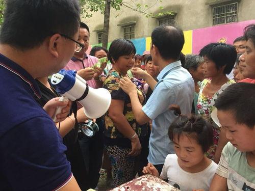 吃瓜群众围观聚会,一场热闹非凡的聚会现场