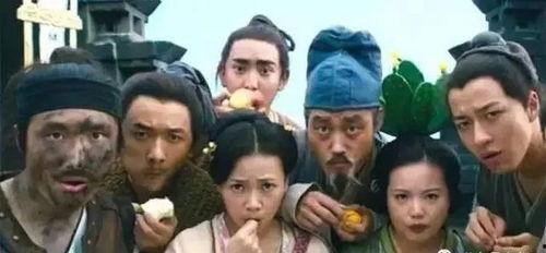 吃瓜群众神兵救邻居,英勇救出被困邻居