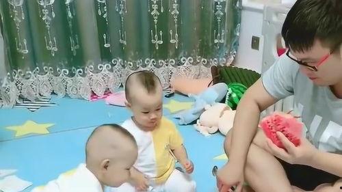 小孩搞笑吃瓜,小家伙搞笑吃瓜瞬间