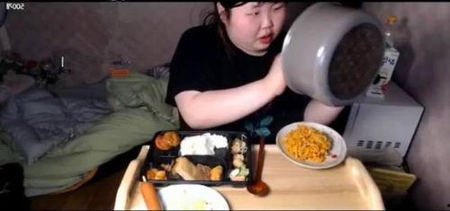 宿舍小姐姐吃瓜,小姐姐们的欢乐吃瓜时光