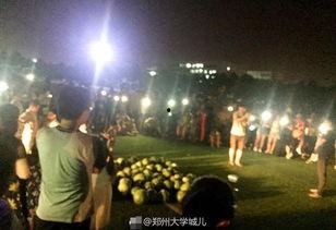 吃瓜群众分手现场,吃瓜群众围观现场