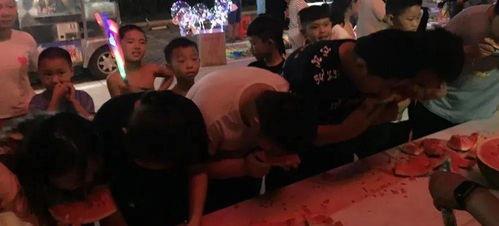 夜市吃瓜群众视频,吃瓜群众镜头下的烟火人间