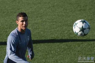 c罗微笑吃瓜群众,足球巨星魅力瞬间