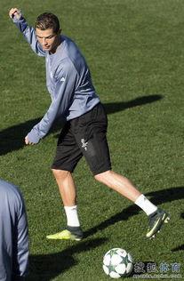 c罗微笑吃瓜群众,足球巨星魅力瞬间