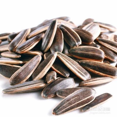 吃瓜子不爱吃瓜,品味独特，偏爱瓜子不喜瓜