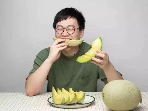 拍瓜比吃瓜甜的句子是什么,揭秘比吃瓜更甜的体验